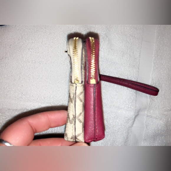 Micheal kors wallet - Picture 3 of 5